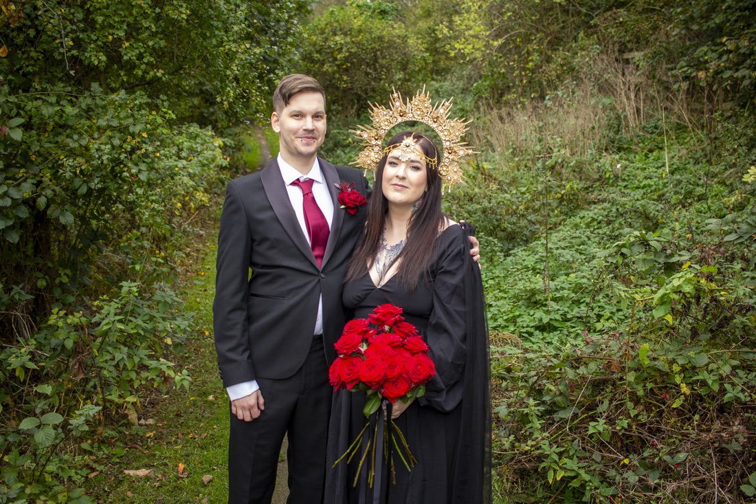 Hollie and Alex's post-wedding photoshoot by Confetti Chasers