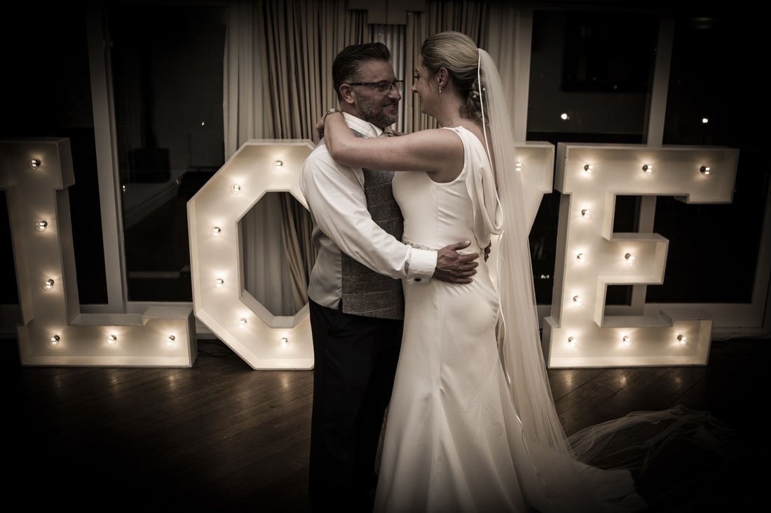 Lisa and Mark's wedding photography by Confetti Chasers