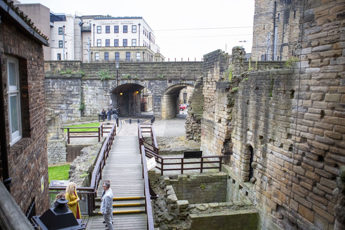 Wedding photography at Newcastle Castle Keep by Confetti Chasers