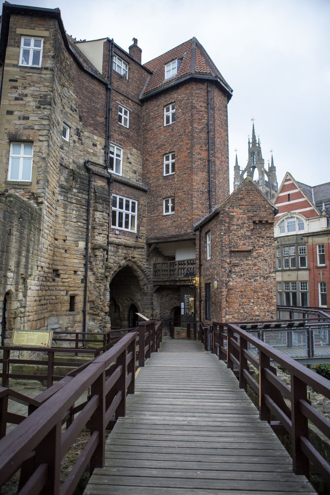 Wedding photography at Newcastle Castle Keep by Confetti Chasers