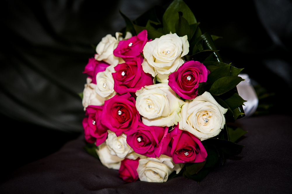 Laura and Lee's wedding photography by Confetti Chasers